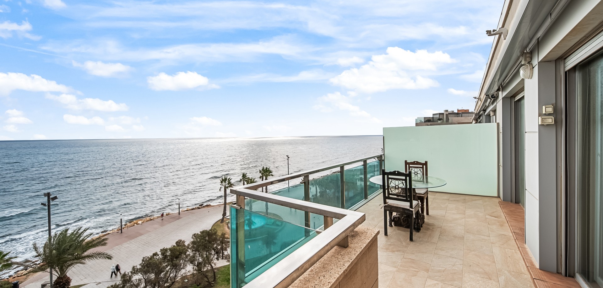 Apartment in Torrevieja - Image 2