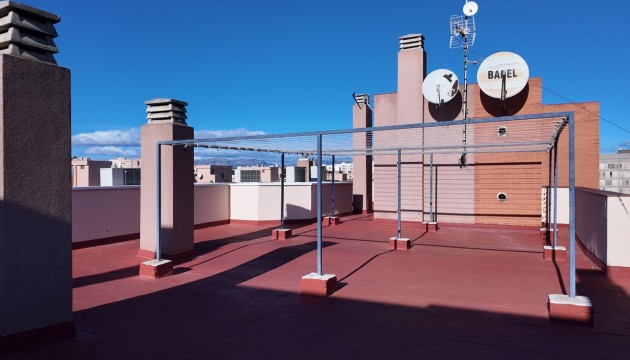 Resale - Apartment - Alicante - Altozano
