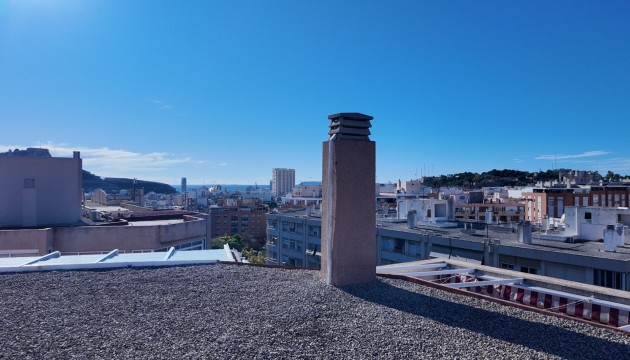 Resale - Apartment - Alicante - Altozano