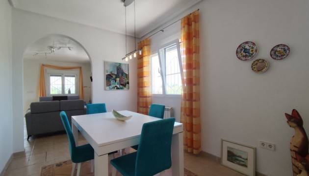 Begagnad - Landsbyggdshus - Albatera