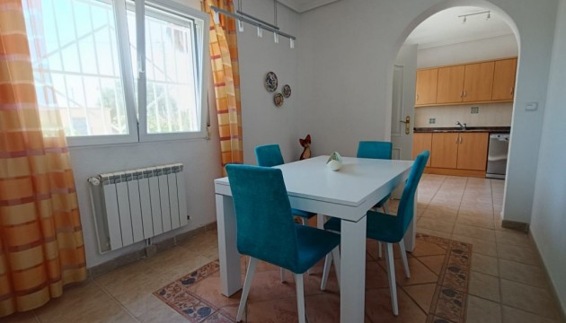 Begagnad - Landsbyggdshus - Albatera