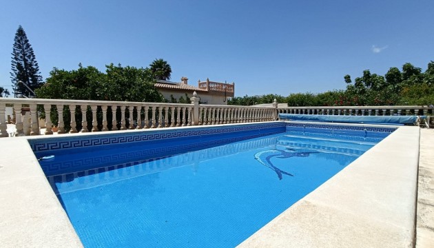 Begagnad - Landsbyggdshus - Albatera