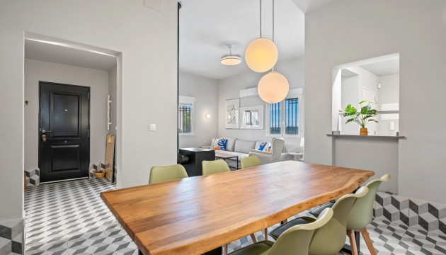 Перепродажа - отдельная вилла - Elche