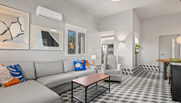 Перепродажа - отдельная вилла - Elche