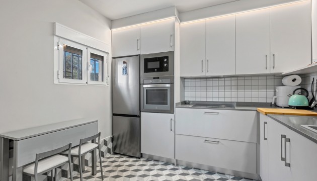 Перепродажа - отдельная вилла - Elche