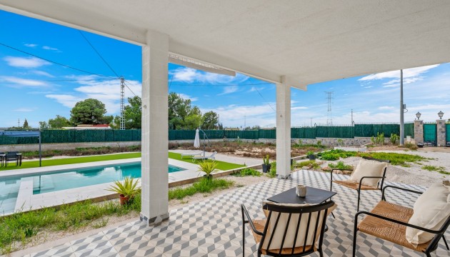 Перепродажа - отдельная вилла - Elche