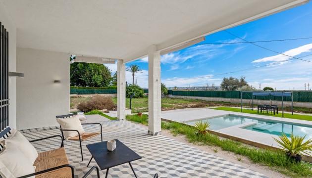 Перепродажа - отдельная вилла - Elche