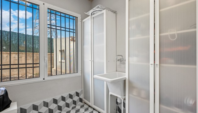 Перепродажа - отдельная вилла - Elche