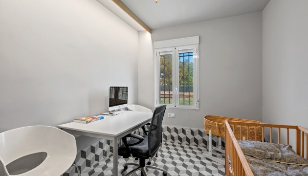 Перепродажа - отдельная вилла - Elche