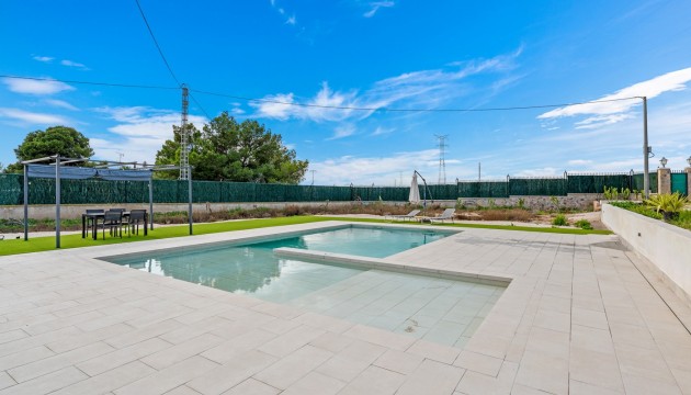 Перепродажа - отдельная вилла - Elche