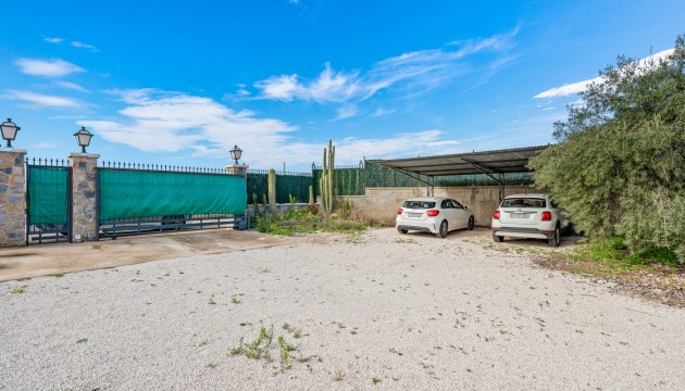 Перепродажа - отдельная вилла - Elche