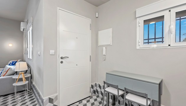 Перепродажа - отдельная вилла - Elche