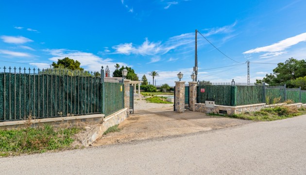 Перепродажа - отдельная вилла - Elche