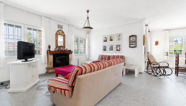 Resale - Detached Villa - Torrevieja - La Veleta