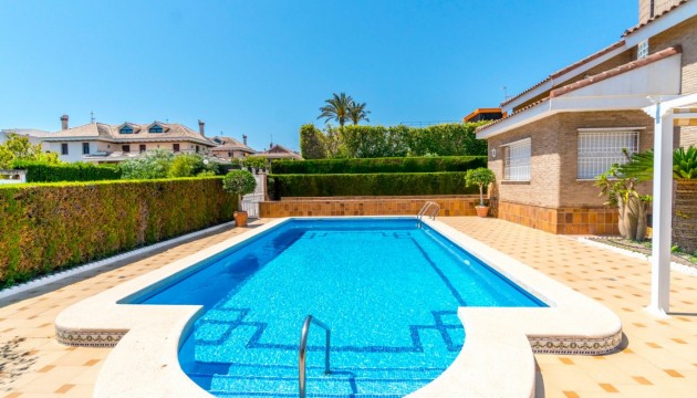 Resale - Detached Villa - Torrevieja - La Veleta