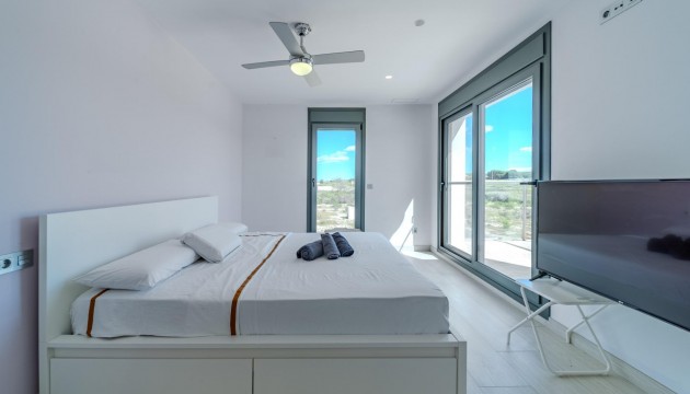 Перепродажа - отдельная вилла - La Marina