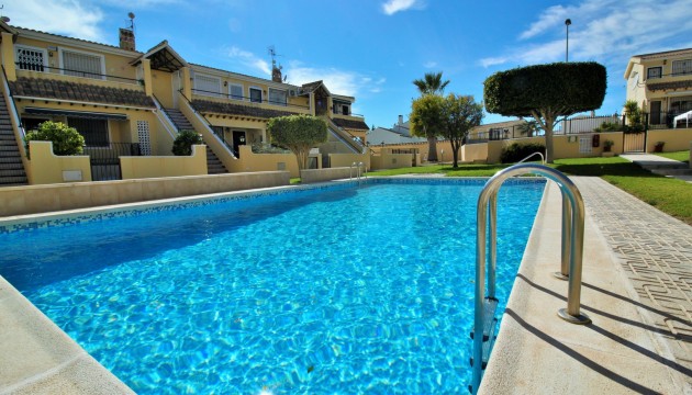 Resale - Apartment - Orihuela Costa - Villamartín