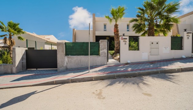 Resale - Detached Villa - Algorfa - La Finca Golf Resort