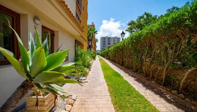 Resale - Apartment - Orihuela Costa - Punta Prima