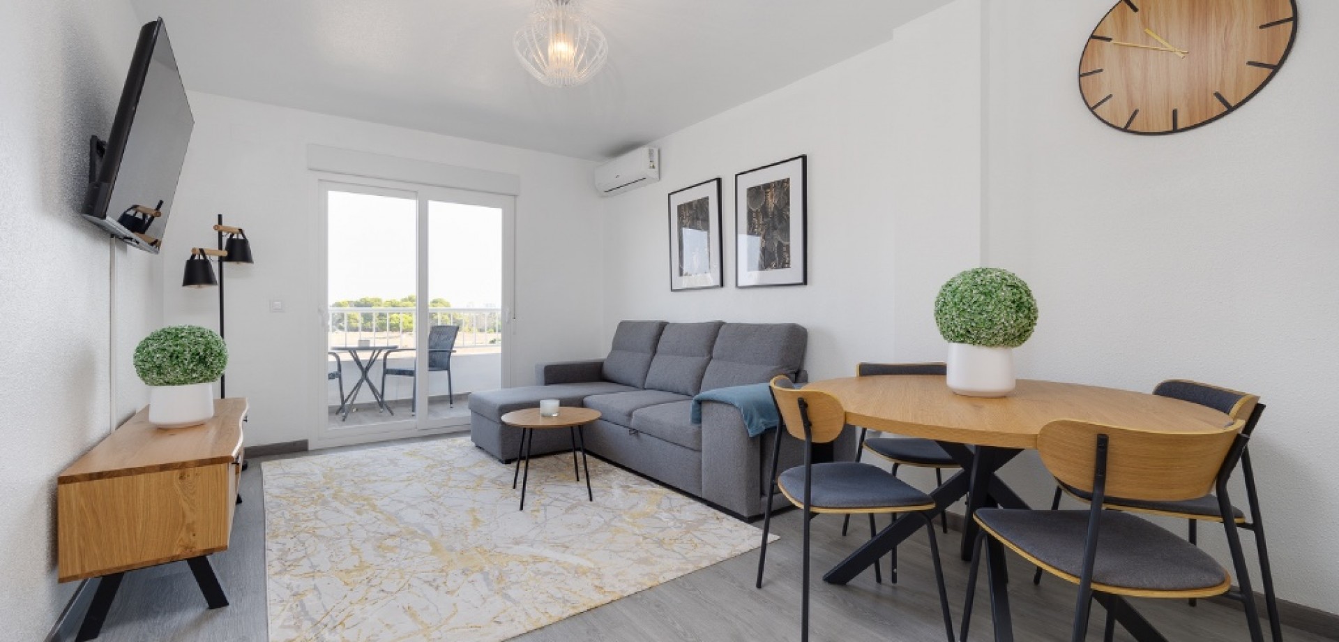 Apartment in Punta Prima - Image 2