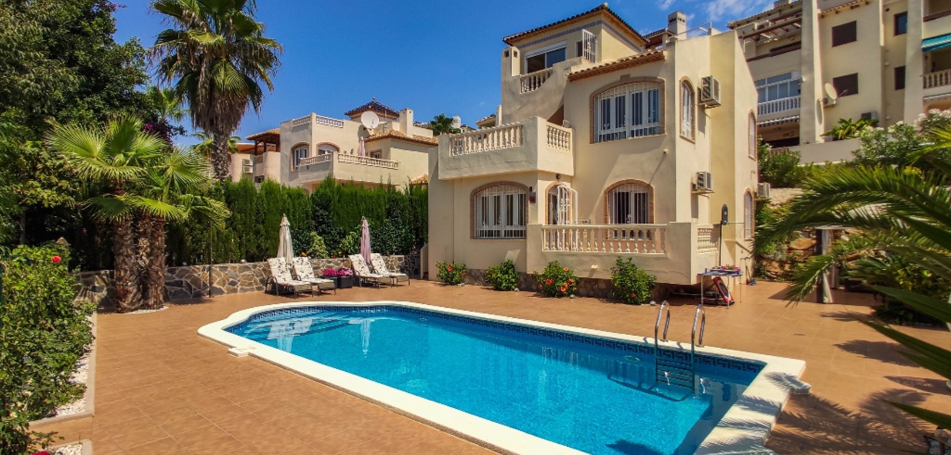 House in Dehesa de Campoamor - view 1