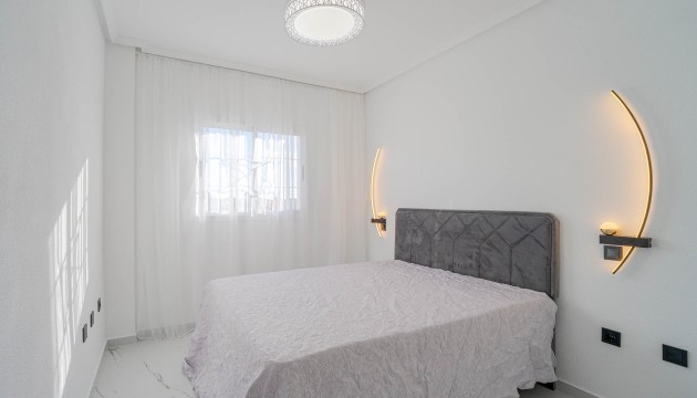 Resale - Apartment - Orihuela Costa - Playa Flamenca