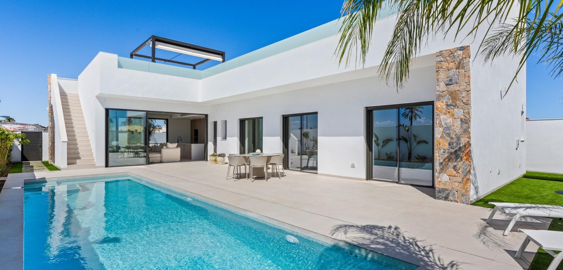 House in Los Alcazares - view 1