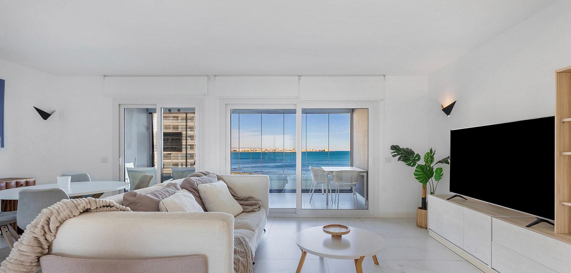 Apartment in Punta Prima - view 1