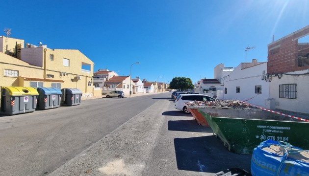 Resale - Apartment - Torrevieja - La Siesta