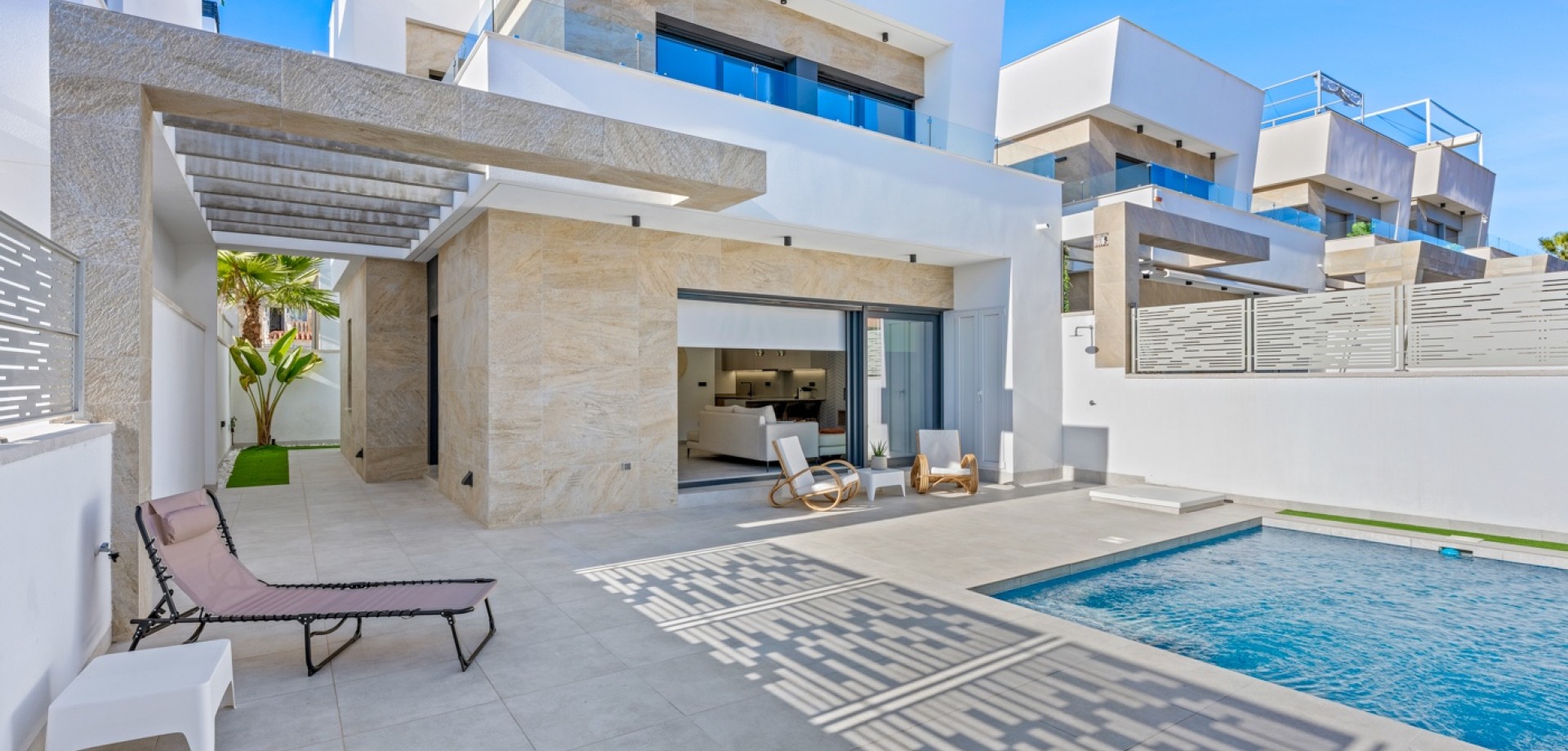 House in La Zenia - view 1