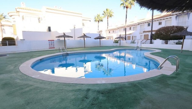 Resale - Bungalow - Orihuela Costa - Campoamor