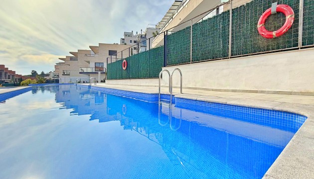 Resale - Apartment - Orihuela Costa - Campoamor
