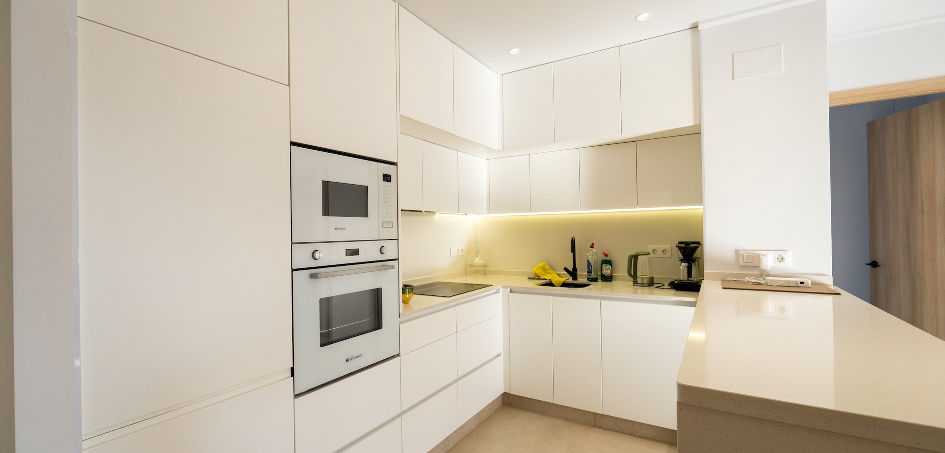 Apartment in Urbanizacion El Raso - Image 5