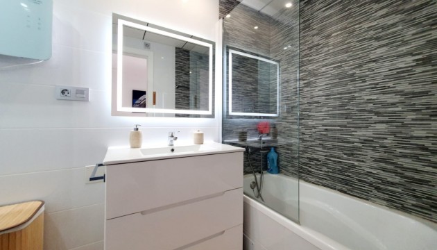 Resale - Apartment - Orihuela Costa - Villamartín