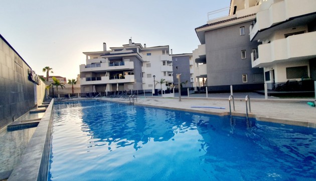 Resale - Apartment - Orihuela Costa - Villamartín