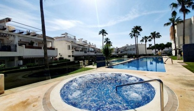 Resale - Apartment - Orihuela Costa - Villamartín