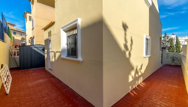 Resale - House - Orihuela Costa - Villamartín