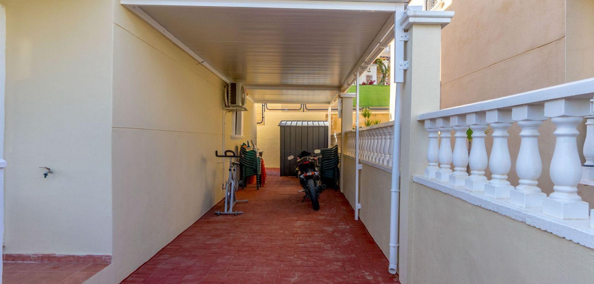 House in Villamartin - Image 5