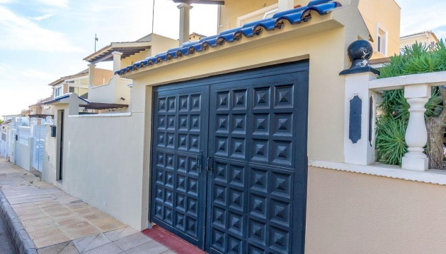 Resale - House - Orihuela Costa - Villamartín