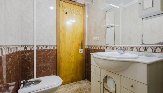 Resale - Apartment - Torrevieja - El Acequión - Los Náufragos
