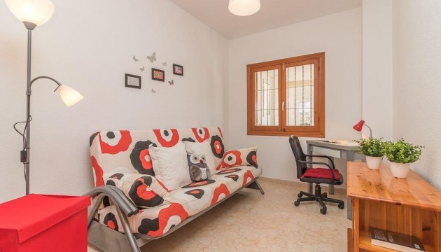 Resale - House - Orihuela Costa - La Zenia