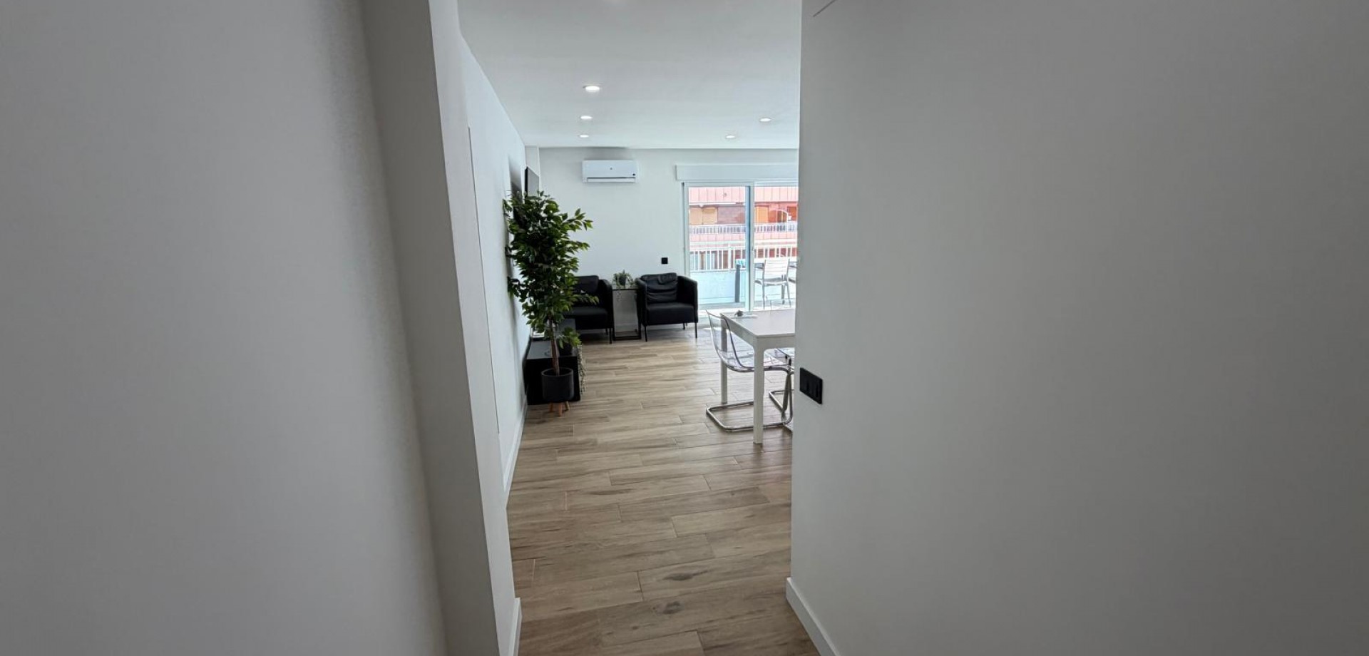 Apartment in Torrevieja - Image 2