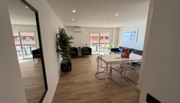 Resale - Apartment - Torrevieja - El Acequión - Los Náufragos