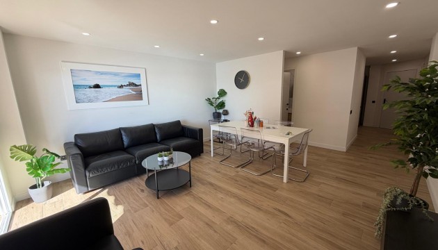 Resale - Apartment - Torrevieja - El Acequión - Los Náufragos