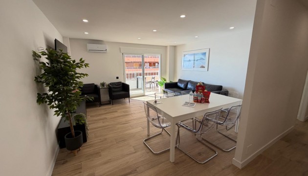 Resale - Apartment - Torrevieja - El Acequión - Los Náufragos