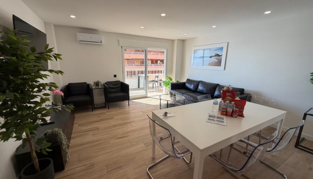Resale - Apartment - Torrevieja - El Acequión - Los Náufragos