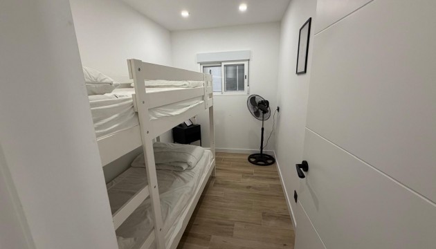 Resale - Apartment - Torrevieja - El Acequión - Los Náufragos