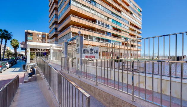 Resale - Apartment - Torrevieja - El Acequión - Los Náufragos