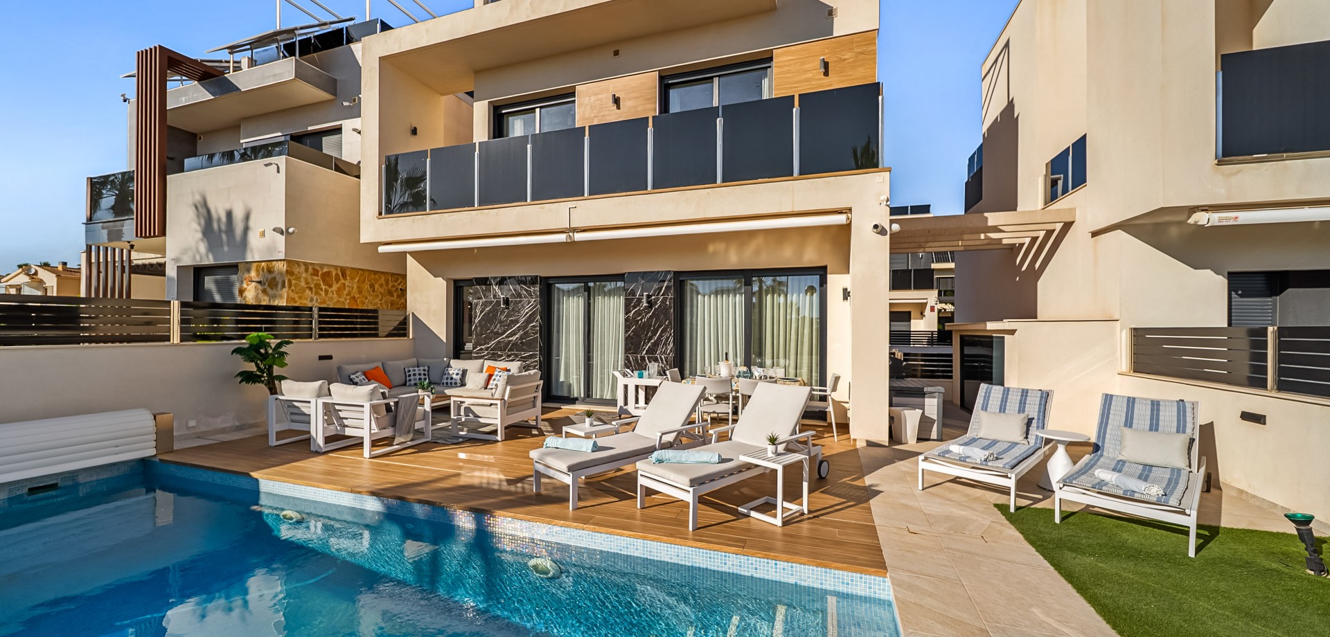 House in Dehesa de Campoamor - view 1