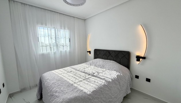 Resale - Apartment - Orihuela Costa - Playa Flamenca